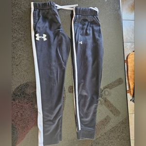2 Pair of Under Armour Warm Up Pants Joggers Black Youth Large.